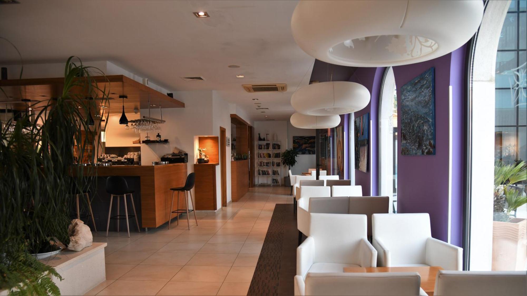Hotel Lipa พอสติรา ภายนอก รูปภาพ