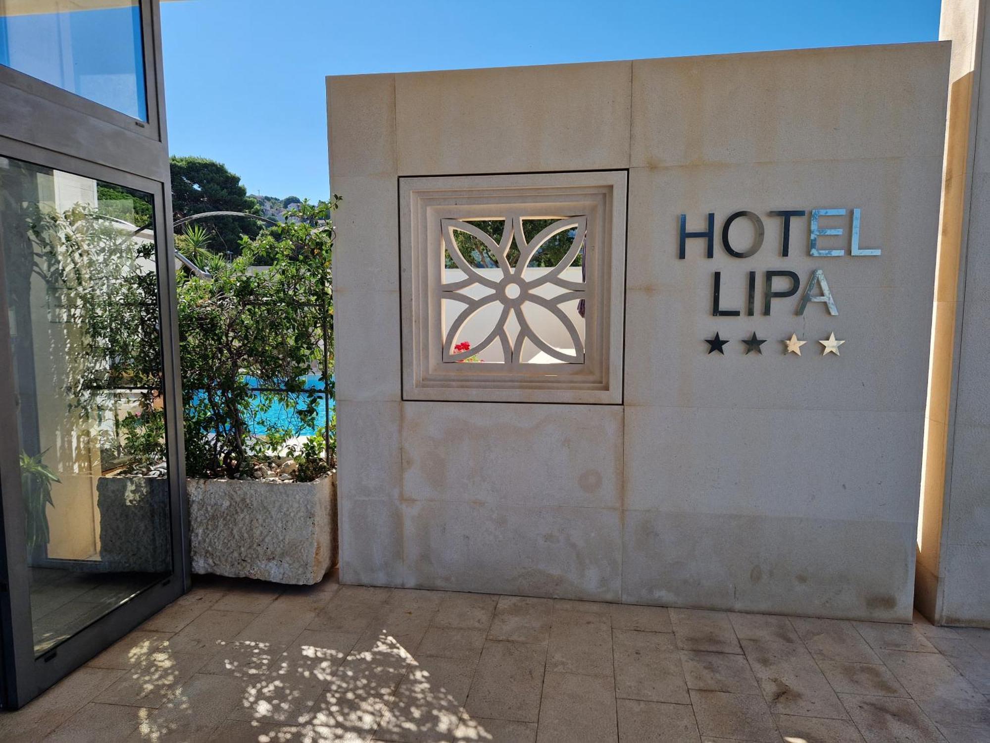Hotel Lipa พอสติรา ภายนอก รูปภาพ