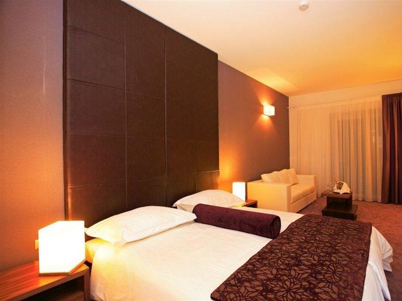 Hotel Lipa พอสติรา ภายนอก รูปภาพ